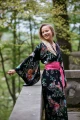 Kimono długie Night Goddess z ozdobnym różowym pasem