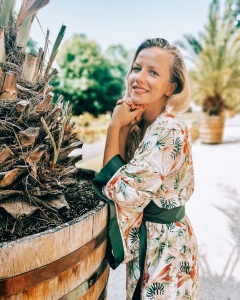 Kimono CUBAN CHILL z ozdobnym zielonym pasem