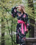 Kimono NIGHT GODDESS z ozdobnym różowym pasem