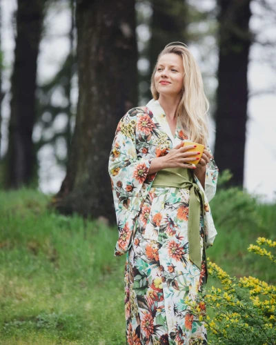 kimono-dlugie-sunset-meadow-ozdobny-oliwkowy-pas.jpg