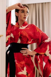 Kimono RED EMPRESS z cienkim paskiem 